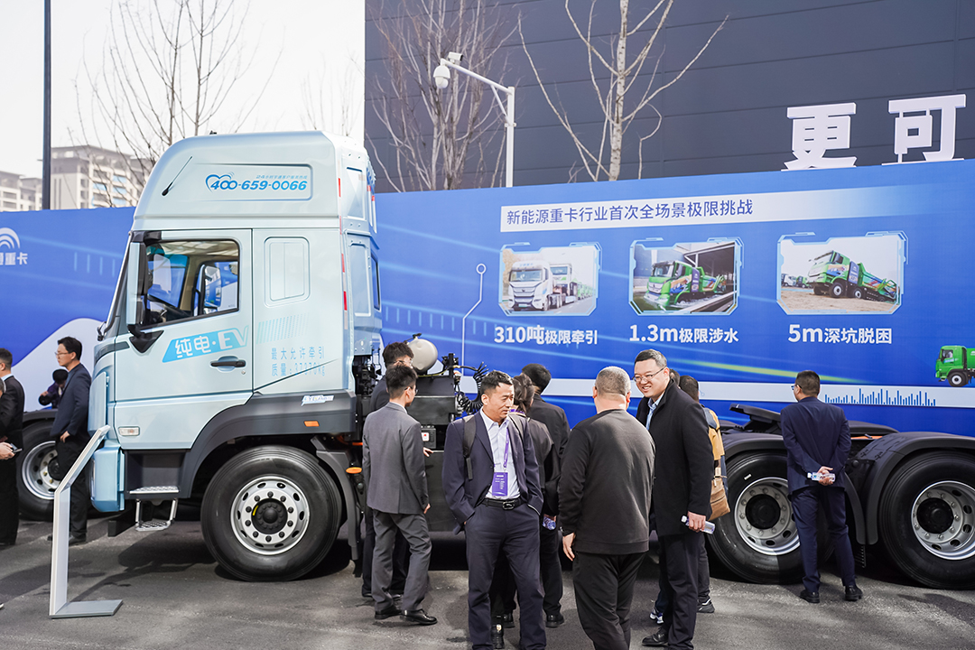 產(chǎn)品博覽 | 宇通400度底置充電牽引車(chē)重磅上市