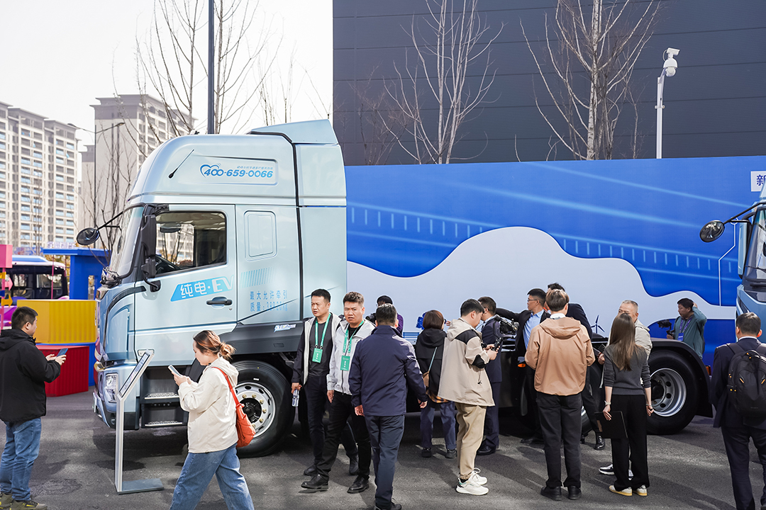 產(chǎn)品博覽 | 宇通400度底置充電牽引車(chē)重磅上市