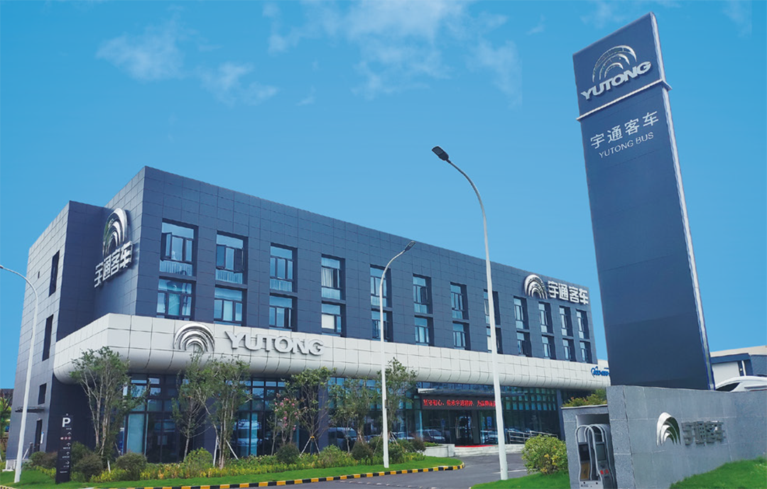 行業最大批量!宇通100輛高端旅游客車交付新疆 行業最大批量!宇通100輛高端旅游客車交付新疆
