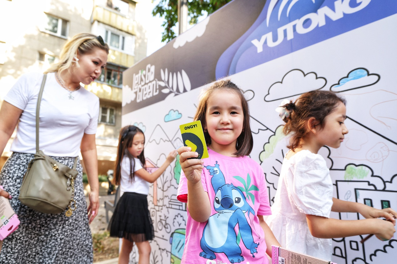 綠色點亮阿拉木圖 宇通攜手中國駐阿拉木圖總領事館共啟低碳出行新篇章