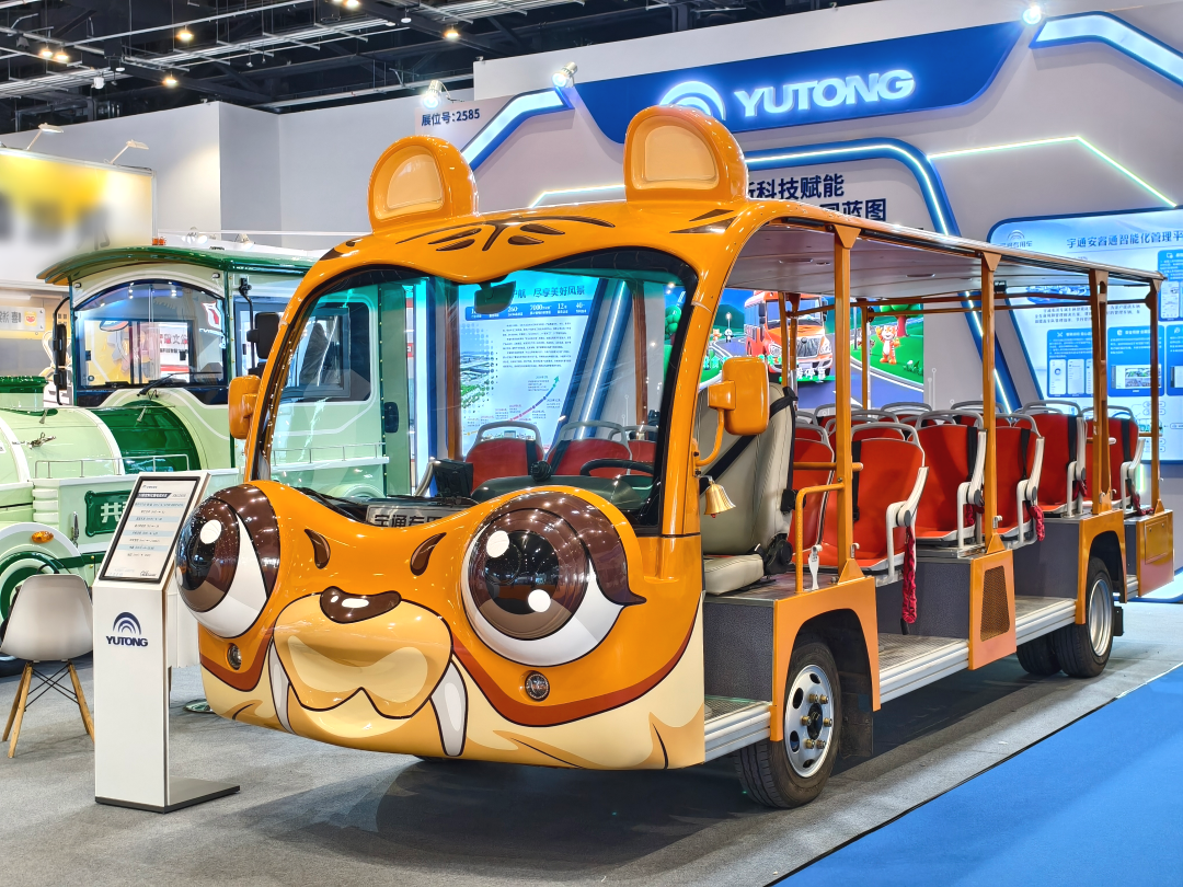 宇通鋰電觀光列車和劍齒虎觀光車亮相北京，以定制化方案賦能景區升級