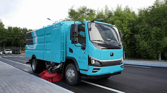 節能潔凈雙突破!宇通環衛12噸純電動掃路車輕松實現高效作業! 圖片