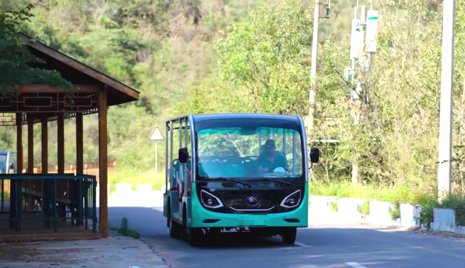 宇通鋰電觀光列車和劍齒虎觀光車亮相北京，以定制化方案賦能景區升級