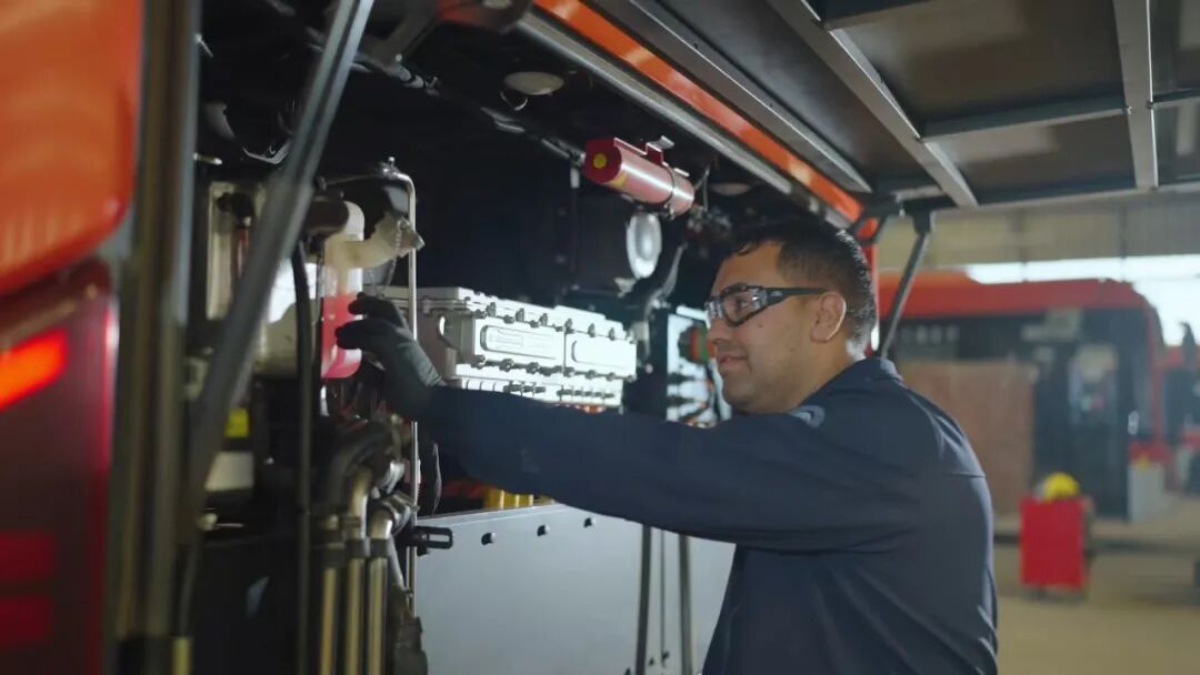 全球宇通人丨智利48小時:安第斯山下的“奮進瞬間” 圖片